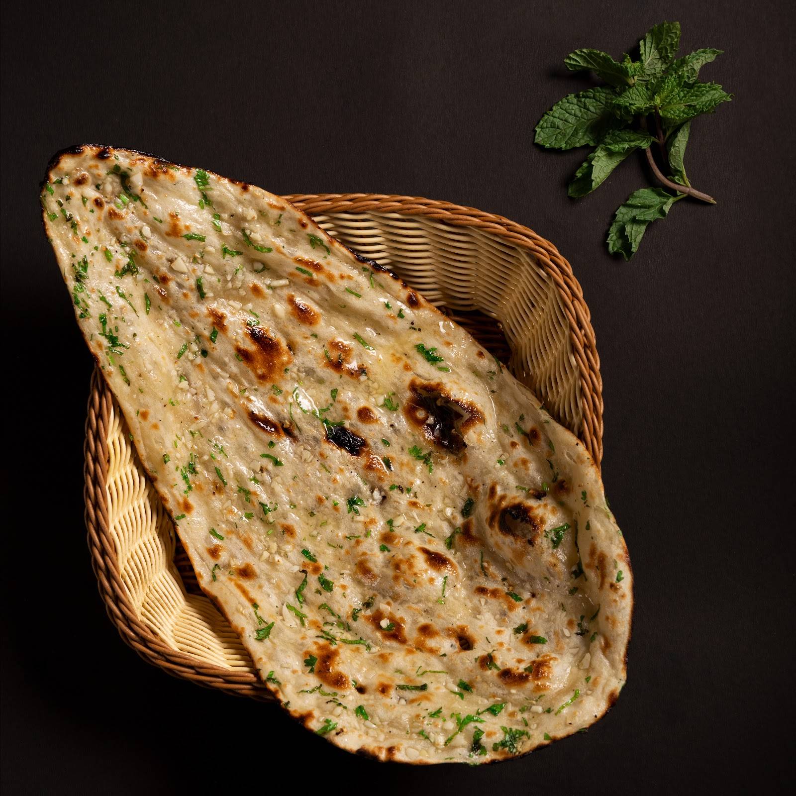 GARLIC NAAN